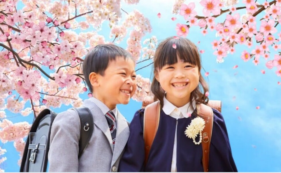 入学前撮りを満開の桜と共に撮ります お子様の成長を記録し、家族の思い出をカタチに残します！！ イメージ2