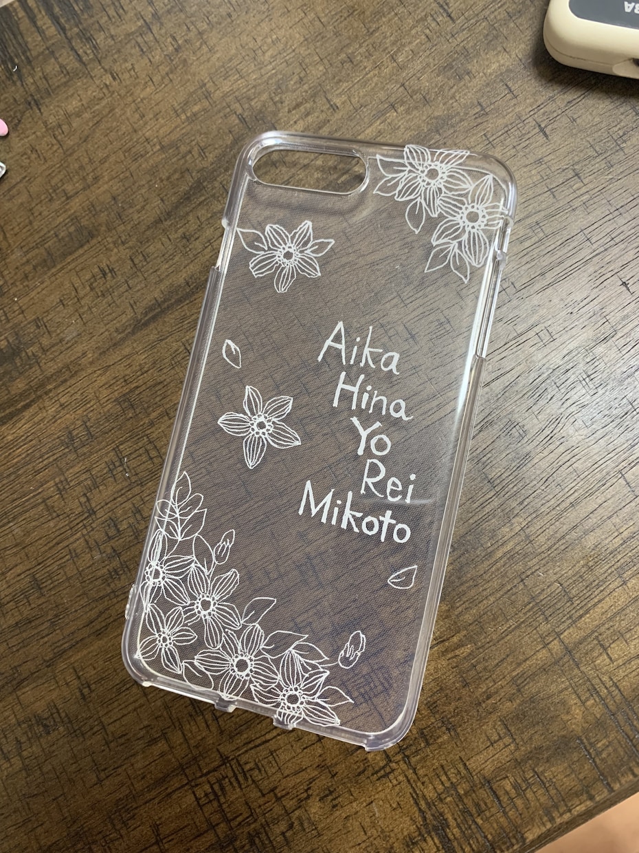 iPhoneケースに絵を描きます 手描きで透明なケースに絵を描きます イメージ5