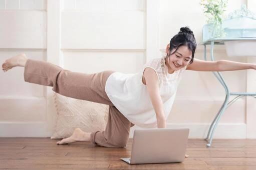 オンラインストレッチクラスしています 姿勢改善したい方へ！フィットネストレーナーがサポート！ イメージ1