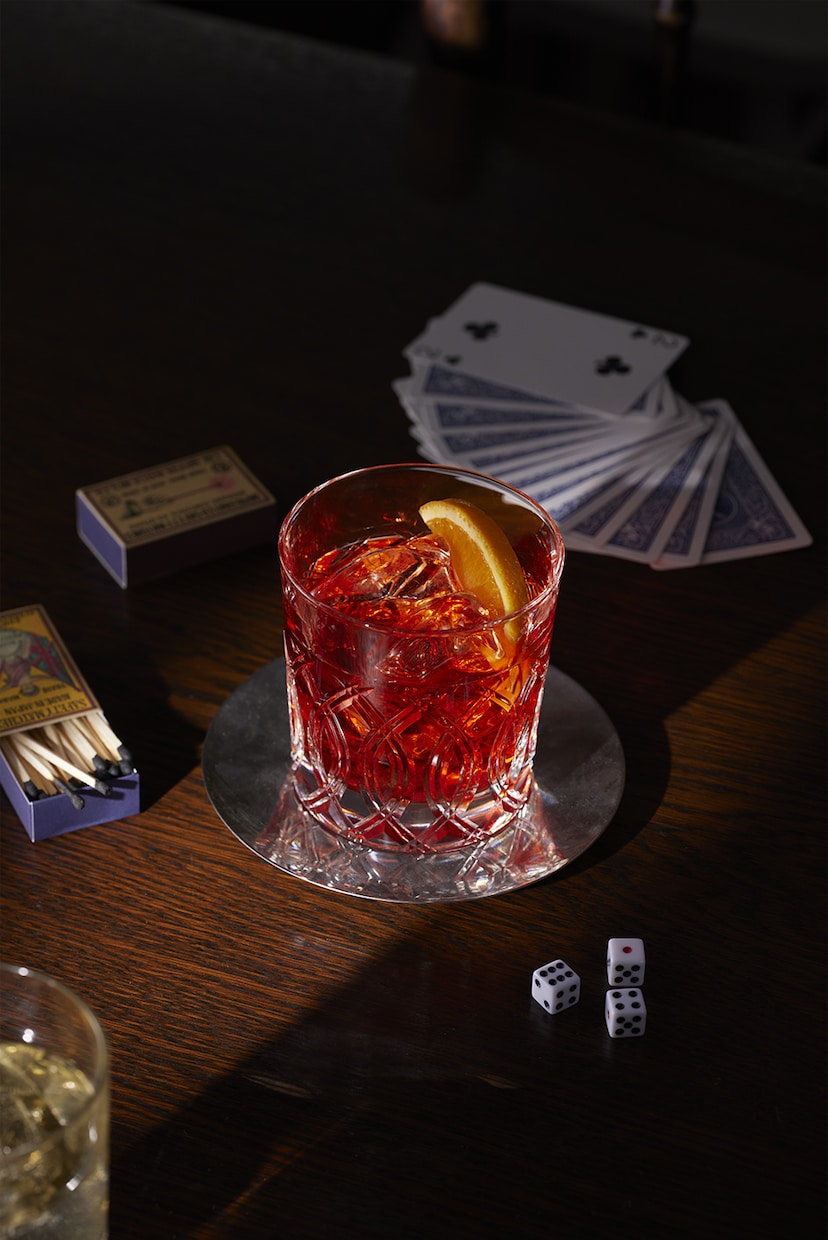 一杯の魔法を一枚に。魅せるカクテル撮影、承ります お酒の価値をもっと高く。 カクテル・酒類専門のイメージ撮影 イメージ2