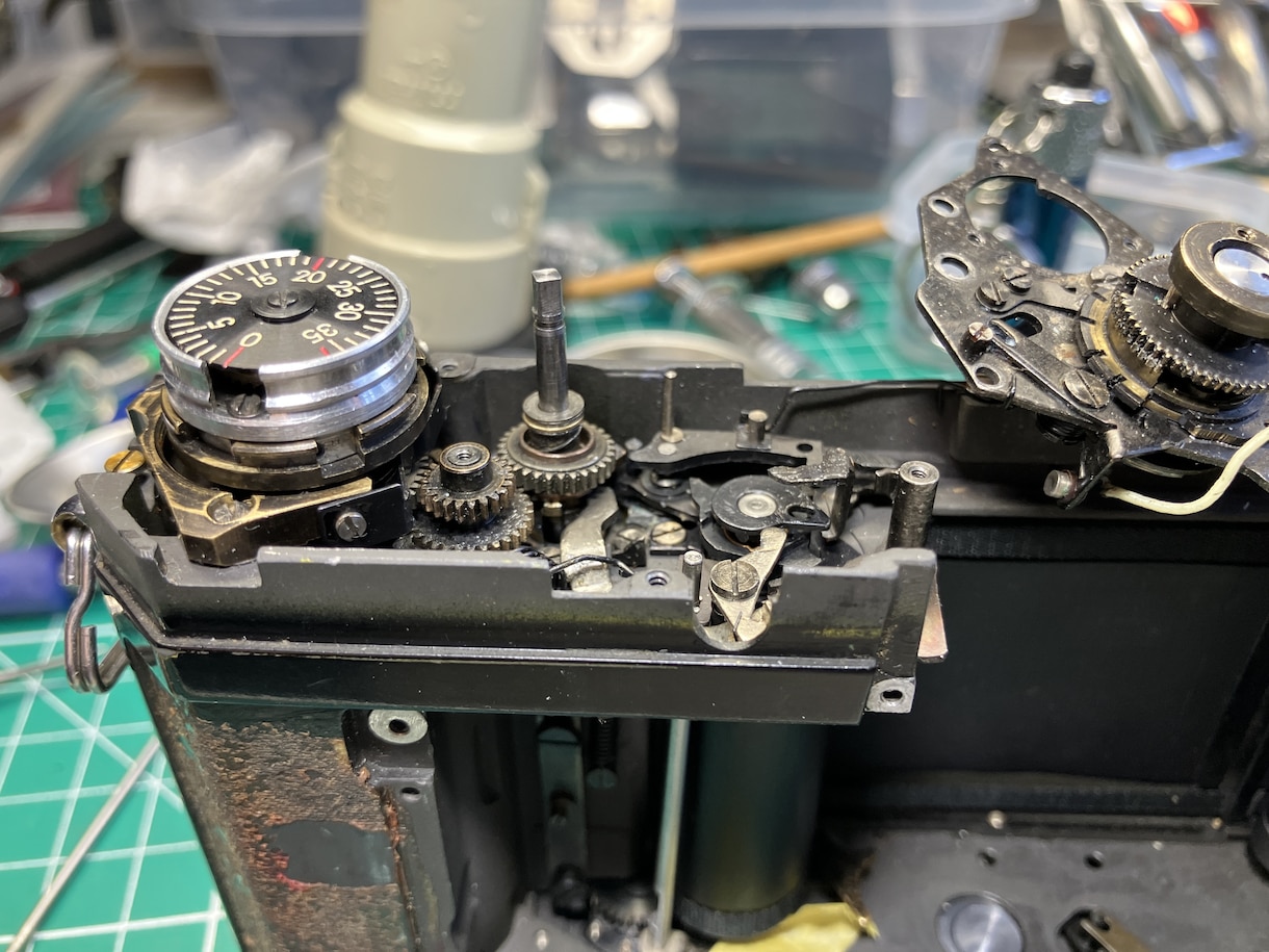 フィルム一眼レフカメラの修理をお受けします 機械式一眼レフ（主にニコン製）の修理を格安でお届けします。 イメージ9