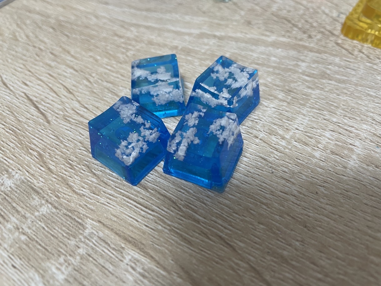 氷キーキャップ、スカイキーキャップを作ってます 一つ一つが手作り！！レジンで自作しているキーキャップです。 イメージ2