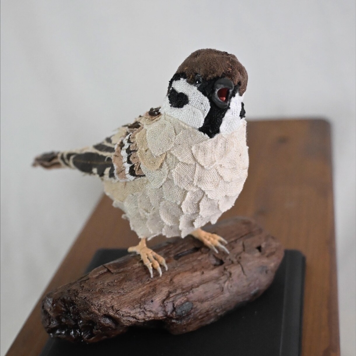 手縫いと木彫りで、理想の鳥をオーダー制作します 飼い鳥、インコさん、野鳥など独自のぬいぐるみを制作します イメージ1