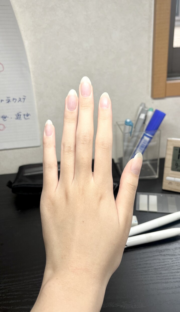 ハンドモデルとしての仕事は何でも受け付けます 撮影に限らず、気軽にご相談ください(՞ .ˬ.՞)" イメージ1