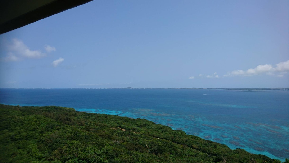 沖縄画像あります 沖縄の、白い砂浜。青い海。青い空。 イメージ1