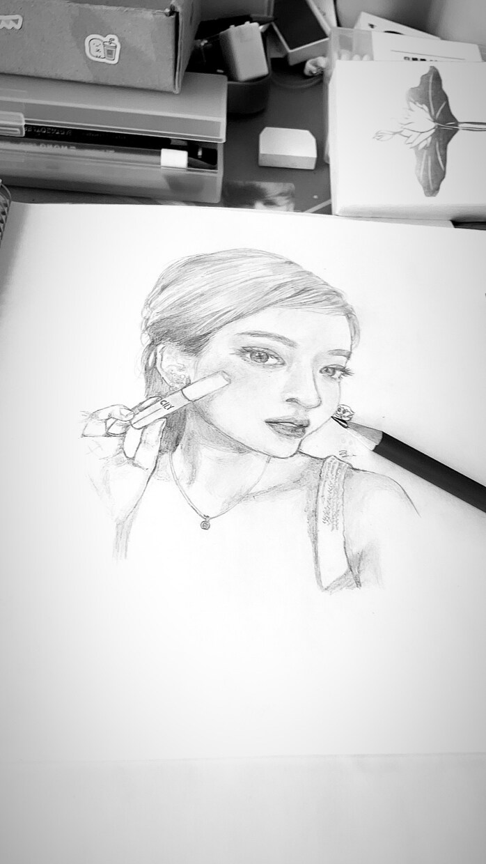 鉛筆で似顔絵作成します 黒鉛筆による繊細な似顔絵を作成致します。 イメージ2
