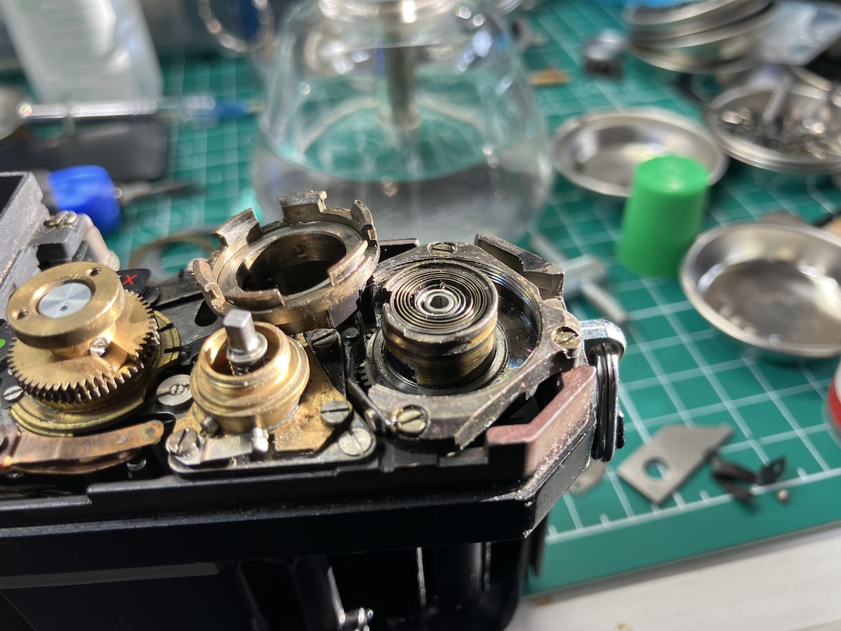 フィルム一眼レフカメラの修理をお受けします 機械式一眼レフ（主にニコン製）の修理を格安でお届けします。 イメージ10