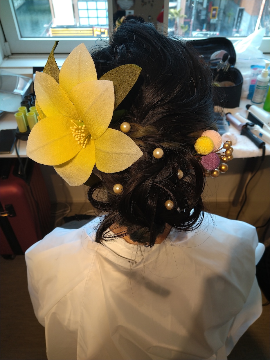 ヘアセットやメイクが苦手な方に基礎から教えます コンプレックスを自信に変えたヘアメイクアーティスト イメージ4