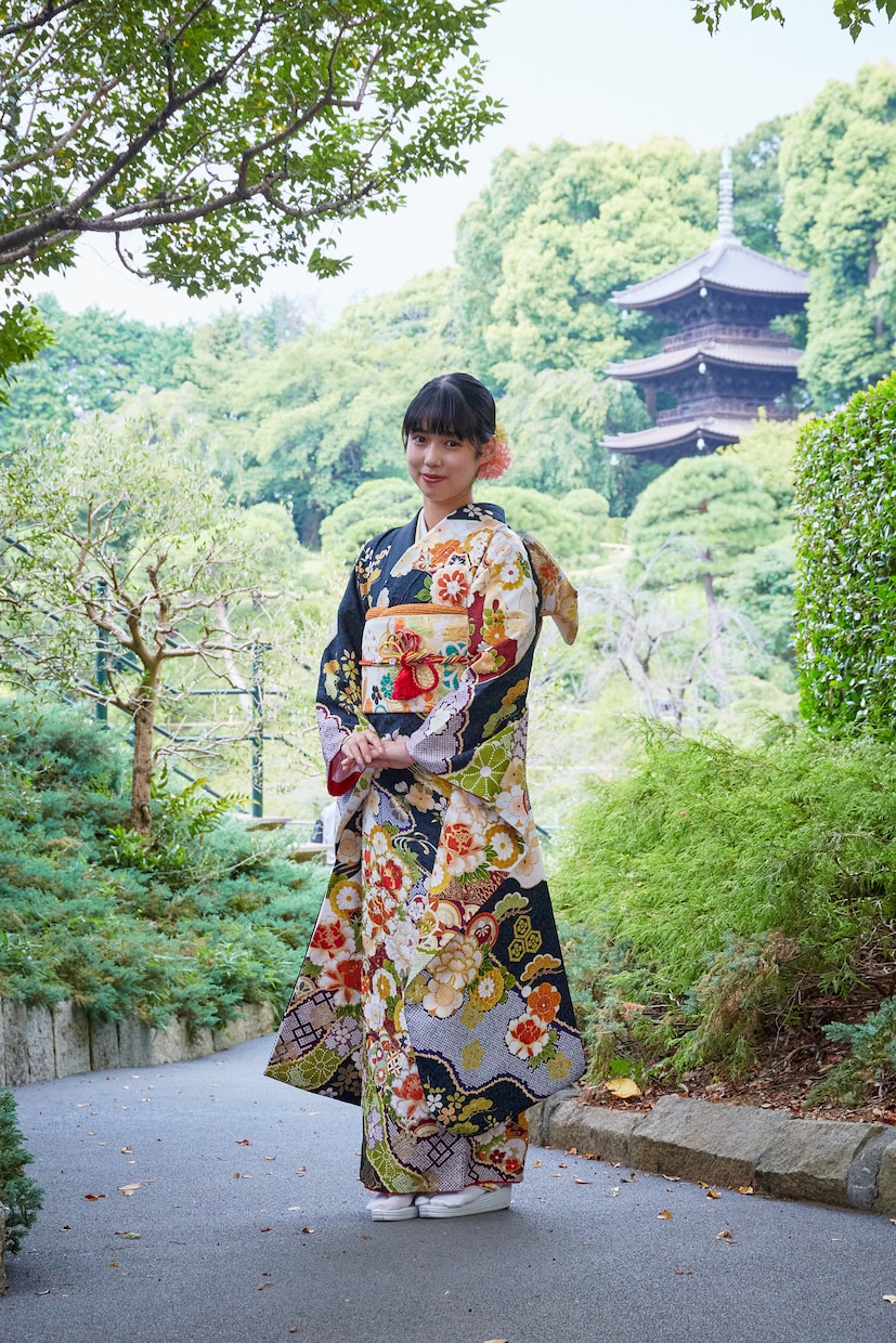 成人振袖、ご希望の場所に出張撮影承ります 一生に一度の晴れの日を最高のかたちでお手伝いいたします！ イメージ1