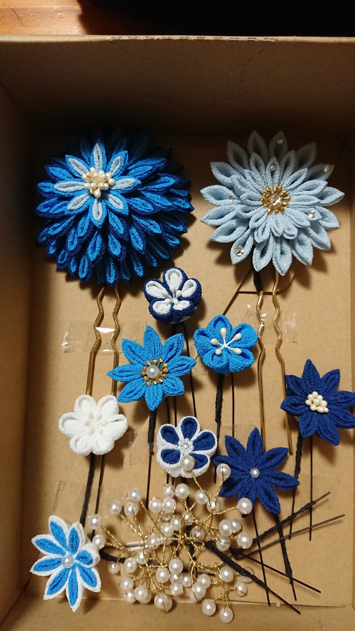 髪飾りをつまみ細工で作ります お着物の色やイメージに合わせてお作りいたします。 イメージ4