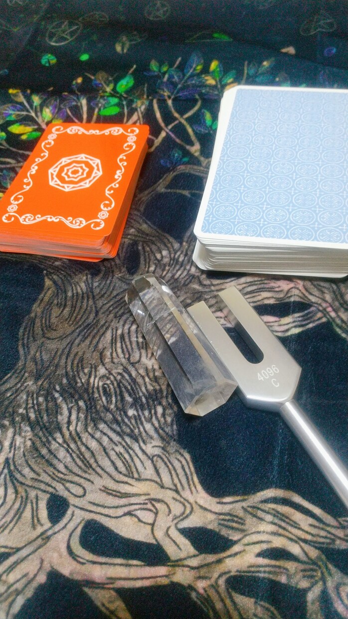 お悩みをお聞きしてタロットリーディング致します 30分間のチャット形式で対応致します。 イメージ1