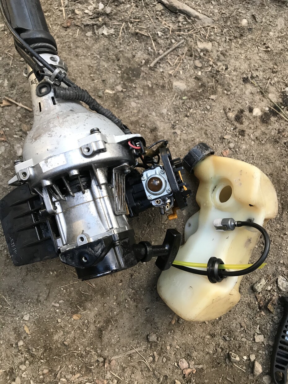 草刈機、チェーンソーの修理方法や、ご相談にのります 気軽にご相談ください。例）エンジンはかかるが吹け上がらない等 イメージ2