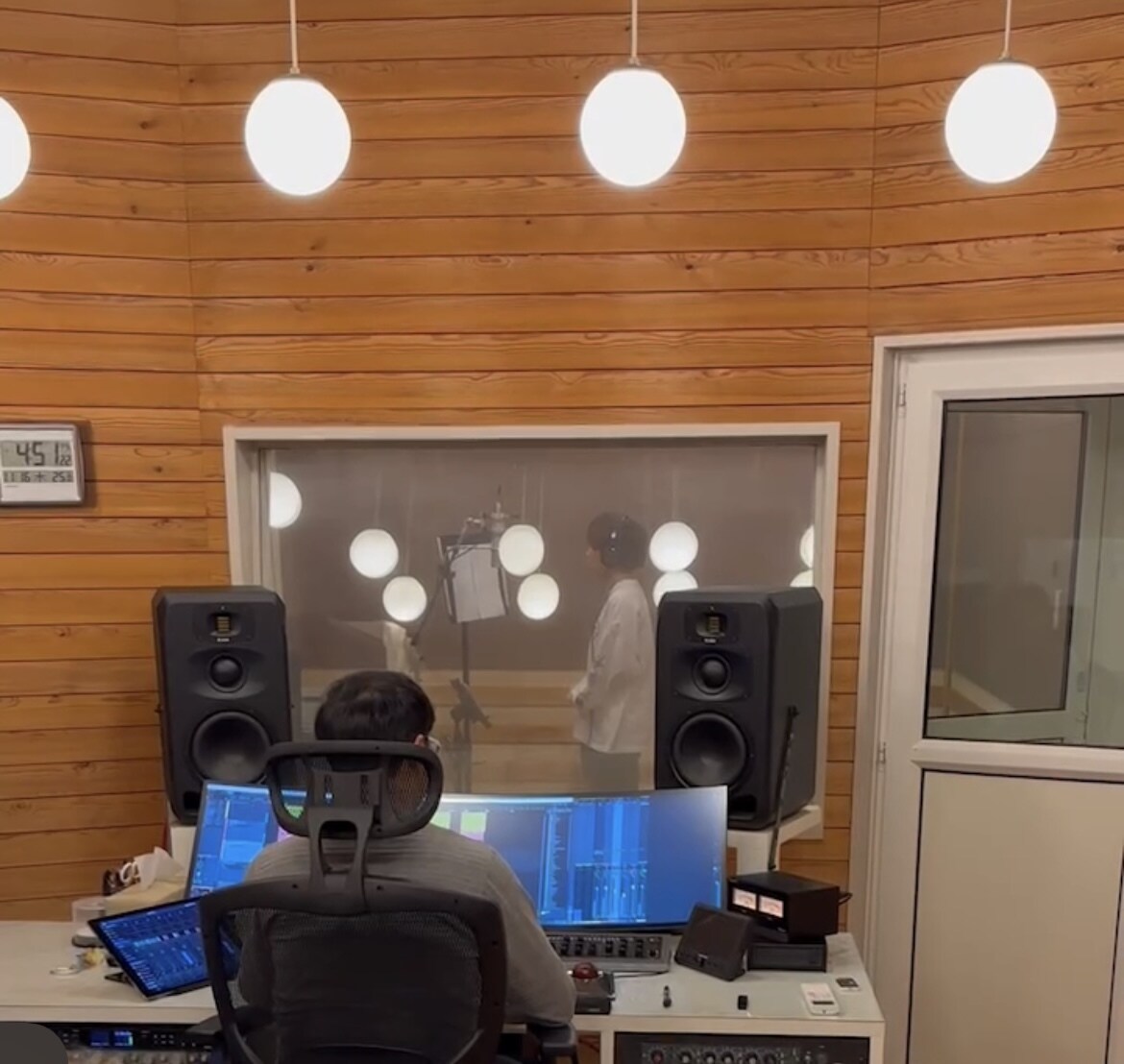 バラード曲の制作承ります ピアノやギターをメインに作詞・作曲・編曲します。 イメージ4