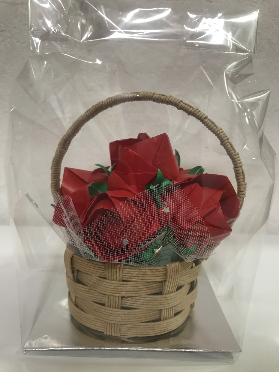 折り紙でバラの花かご作ります プレゼントにいかがですか？アレンジできます！ イメージ2