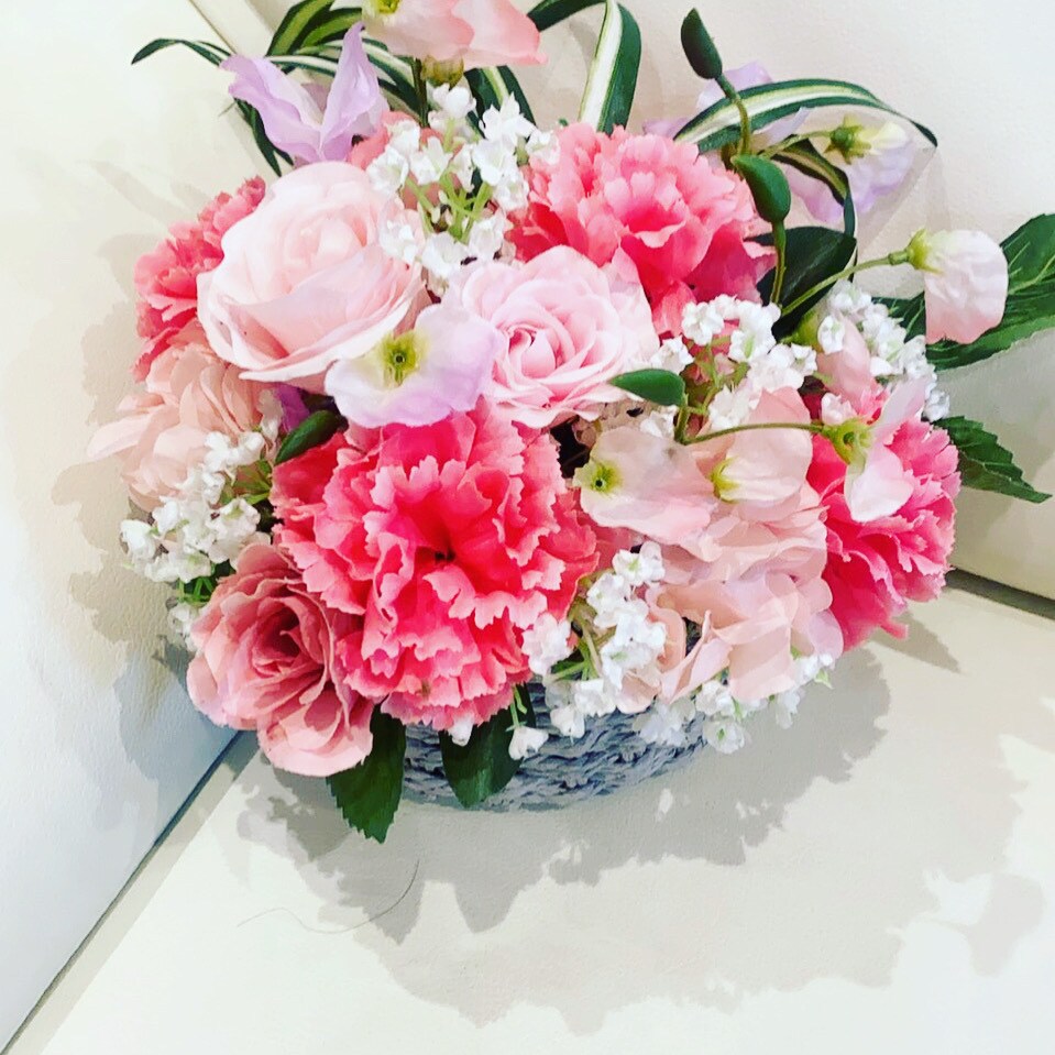 フラワーアレンジメントお造りいたします 贈り物やプレゼントにご自分のお家やお店にお花を飾ってみません イメージ2