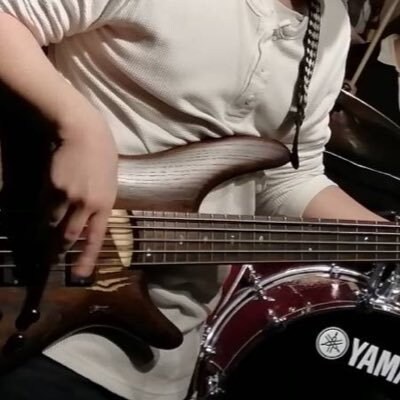 初・中級者の方向けにベースのレッスンを行います ベースを始めたい！この曲を教えてほしい！など対応します！ イメージ1