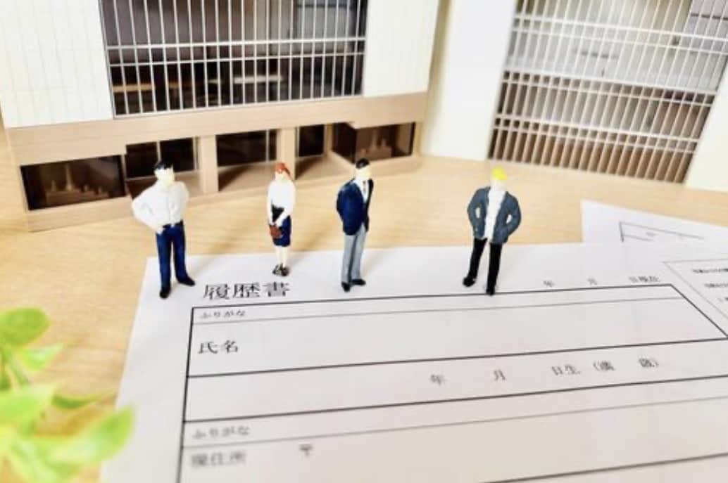 書類選考通過率UPの履歴書・職務経歴書を添削します “通る書類”を意識して応募書類を添削します イメージ1