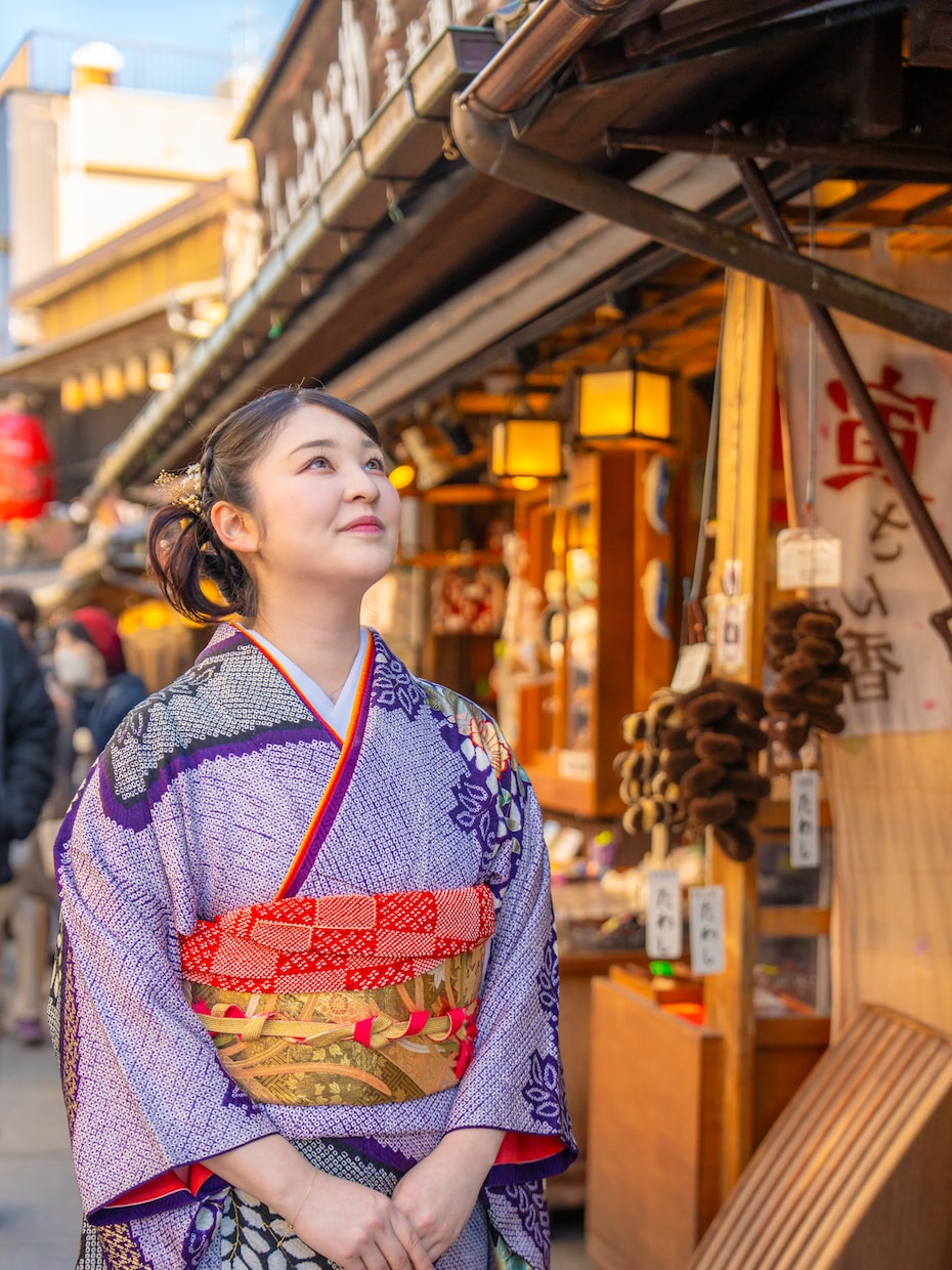 レンタル品無料◎卒業式や入学式の写真撮影をします SNS映え◎お花や番傘も一緒に撮影で貸出します！ イメージ3