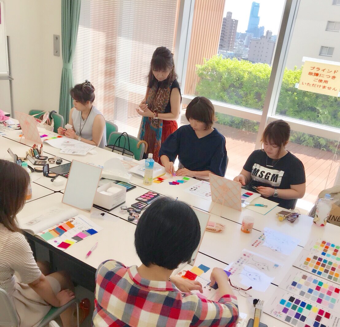 アラフォーからの自分磨きパーソナルカラー診断します 幾つになっても輝き続けるためにアラフォー〜アラ還の大人美塾 イメージ2