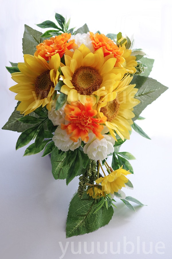 造花でフラワーアレンジメントお作りいたします 色やお花の種類、アレンジの形など細部までご相談承ります。 イメージ1