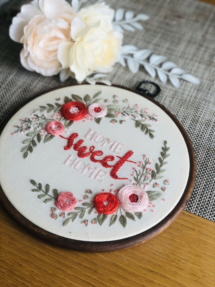 手刺繍 - 「Home Sweet Home」ます 手作りの刺繍で、あなたの空間を優雅に演出しましょう！ イメージ2