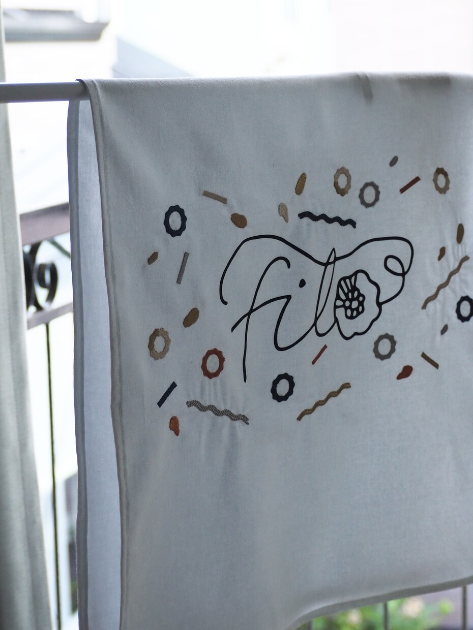 刺繍で屋号入りテーブルクロスを製作します マルシェの店舗ブースをおしゃれに飾りたい方へ イメージ3