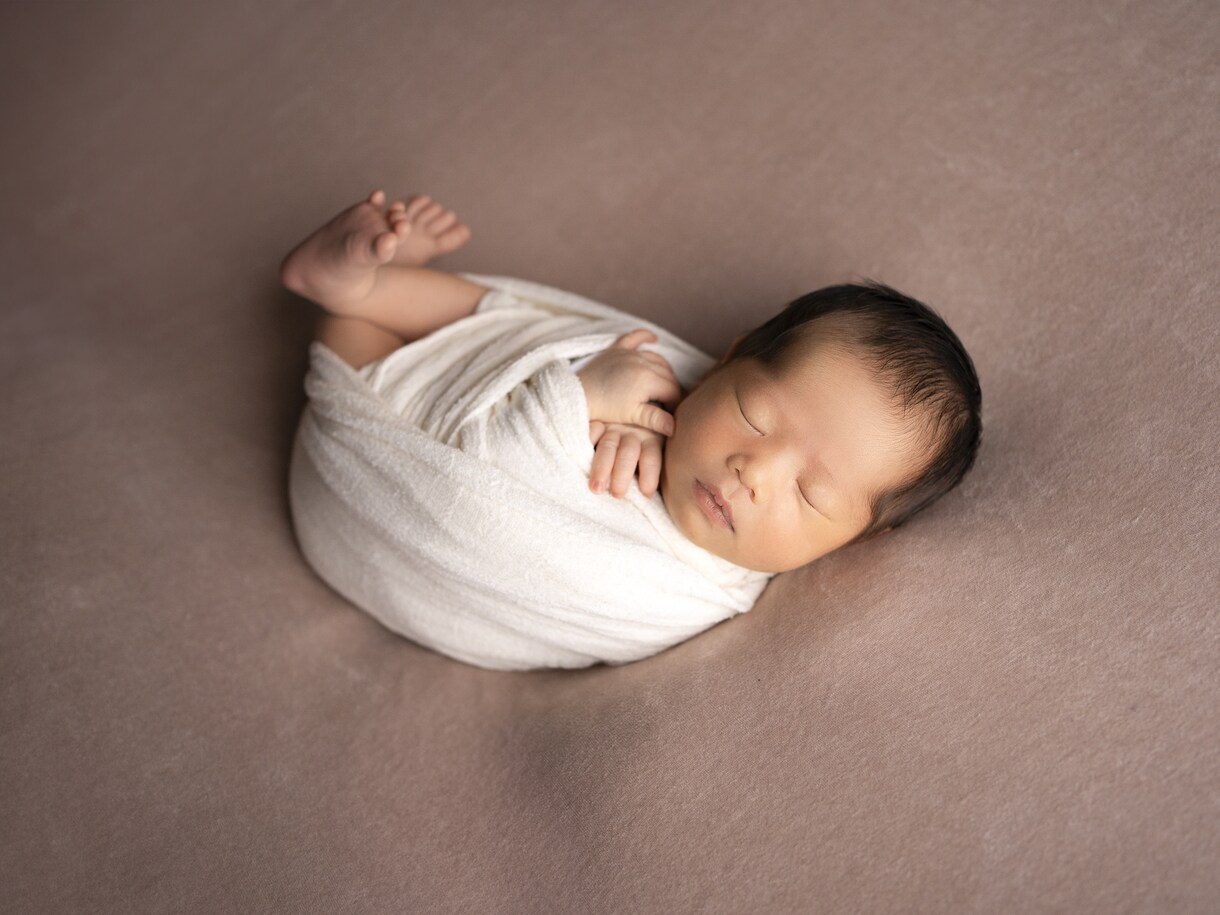 天使の寝顔を永遠に、とびきりの瞬間を宝物にします 赤ちゃんの愛らしい寝顔、小さな手足、その全てが奇跡の瞬間。 イメージ5