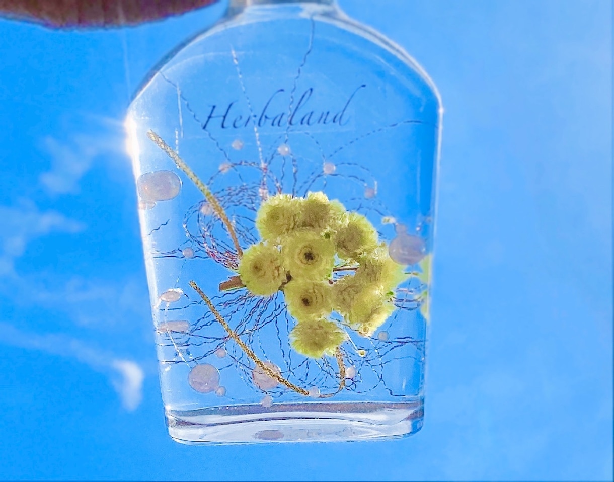 ハーバリウム手作りキット♪届いたらすぐに作れます 作り方の付いた、お花・オイル・ビンのセットですよ♪ イメージ1