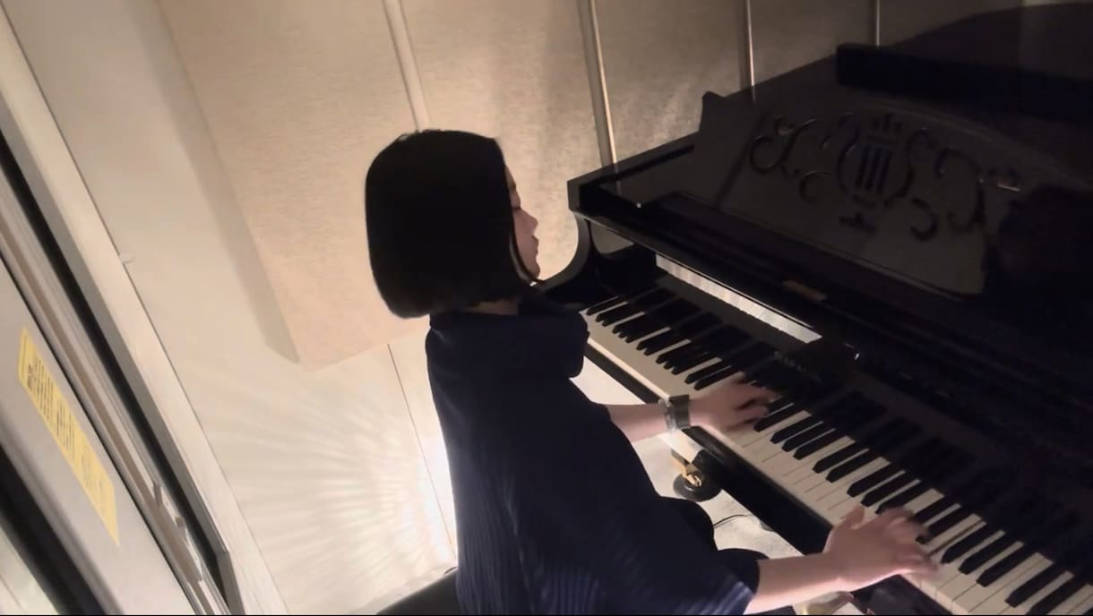 送っていただいた演奏動画に、動画でレッスンします ポーランドに約7年間留学経験のあるピアニストがレッスンします イメージ2