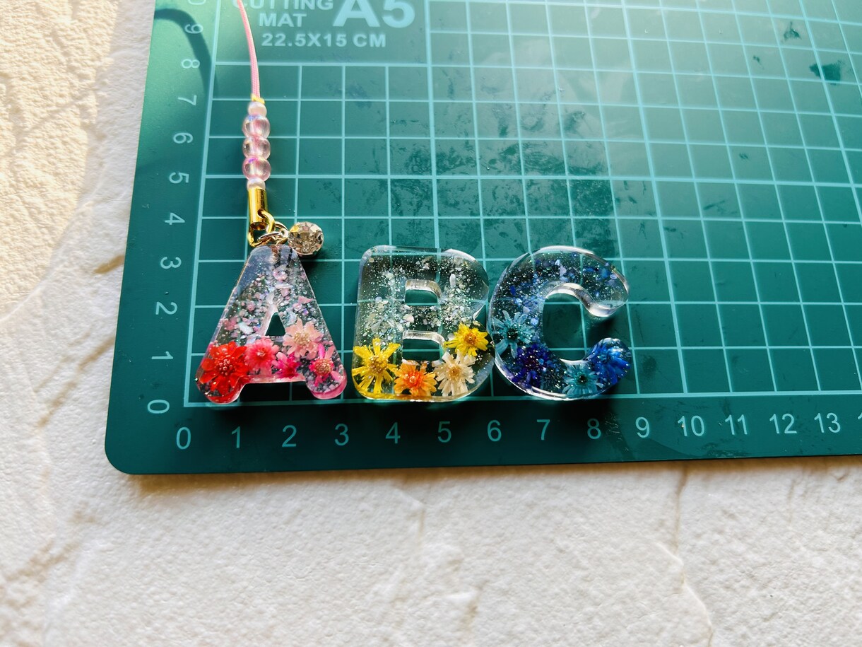 イニシャルキーホルダー作ります 【イニシャル】&【カラー】お選びいただけます♪ イメージ3