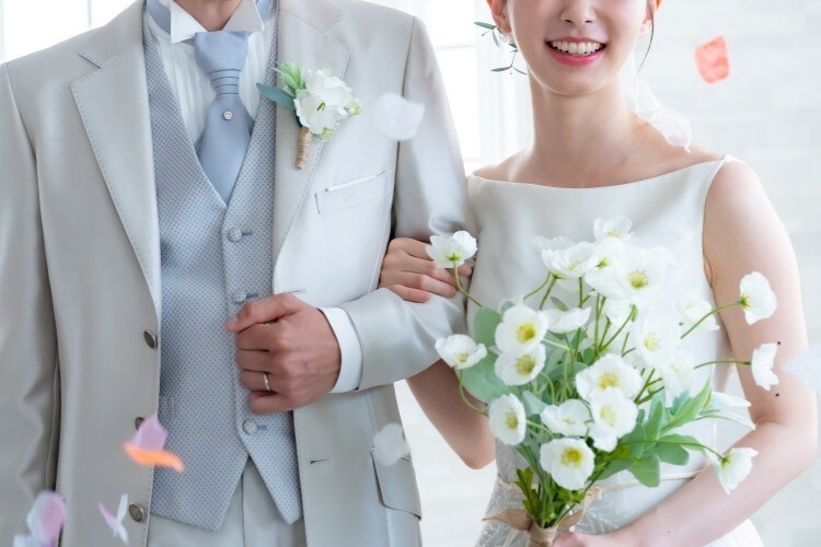 結婚オープニングムービー作成をいたします 最短5日納品シンプルでおしゃれな大人婚向けオープニング！ イメージ1