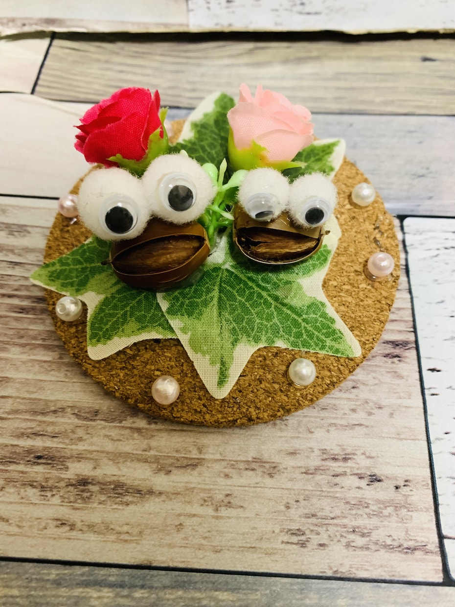 木の実でインテリア小物を作ります どんぐりや松ぼっくりを使って、秋やクリスマスの小物を作ります イメージ5