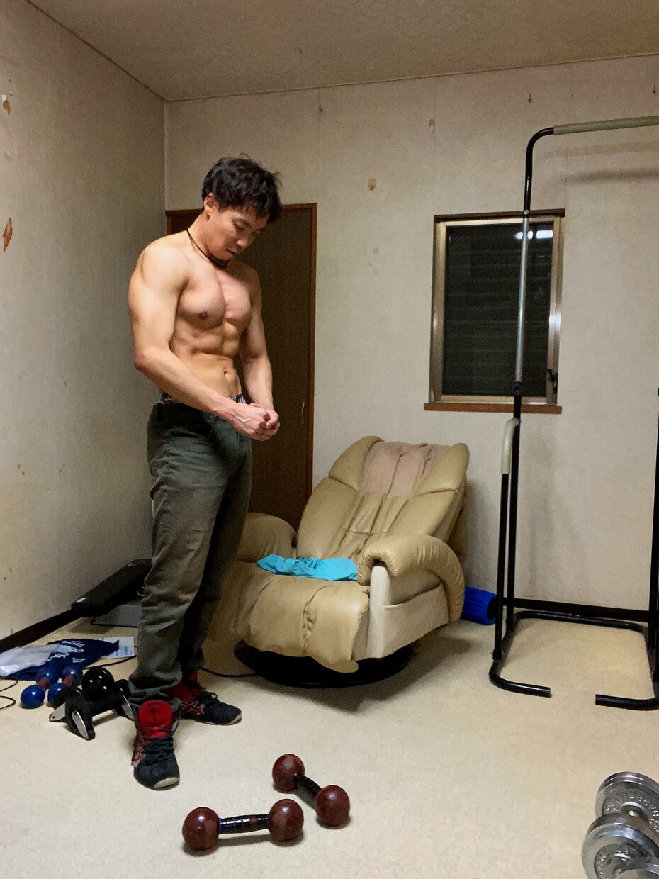 自宅で出来るワークアウトをご紹介いたします 自宅で筋トレされてる方の疑問や不安にお応えさせて頂きます。 イメージ1