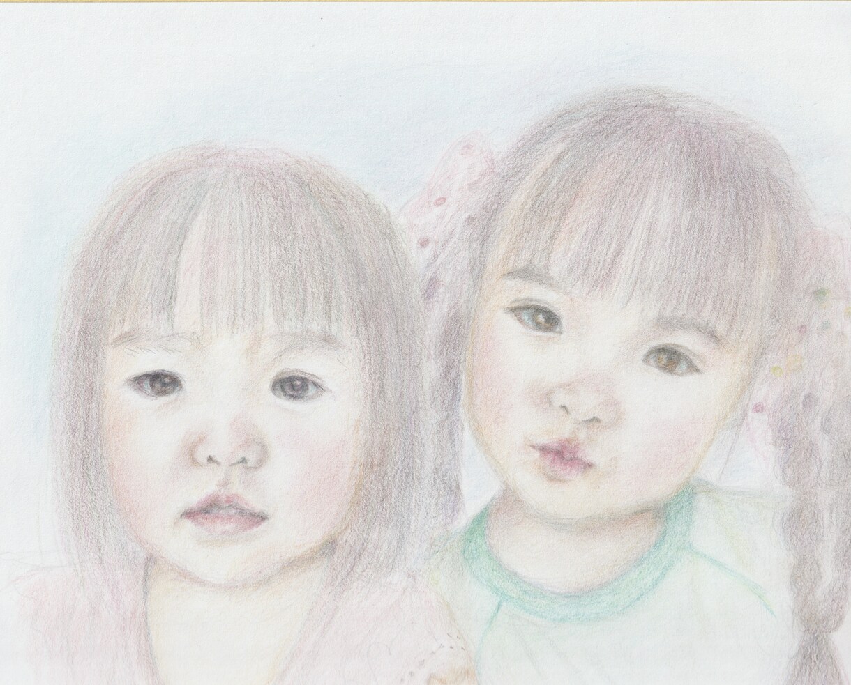 色紙に鉛筆と色鉛筆でふんわり優しい似顔絵を描きます 大切な方へのプレゼントにも！　原画｛色紙）をお届けします イメージ1
