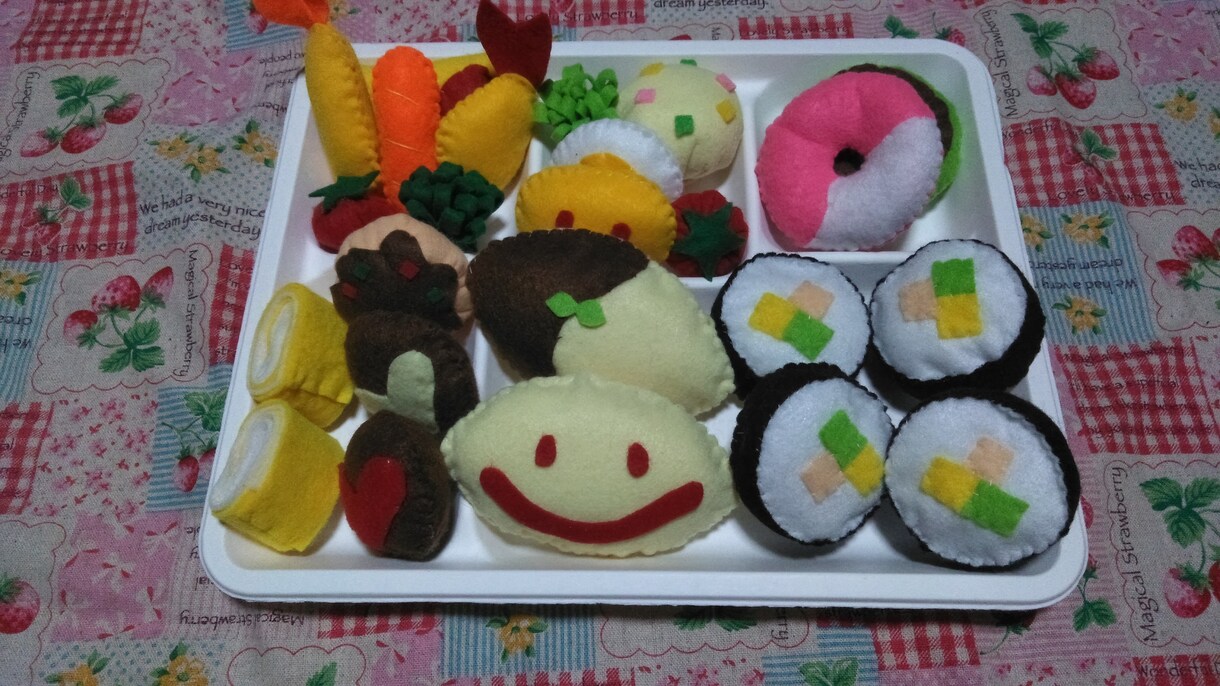 ハンドメイドの商品を作ります 小さいお子様向けのおもちゃ、ピアス、エコバッグなど作ります。 イメージ4