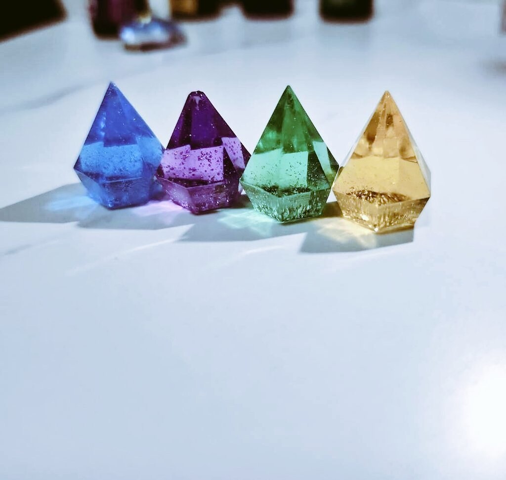 ハンドメイドアクセサリー、キーホルダー作ります 神秘的なハンドメイド作品で癒されませんか？？ イメージ3