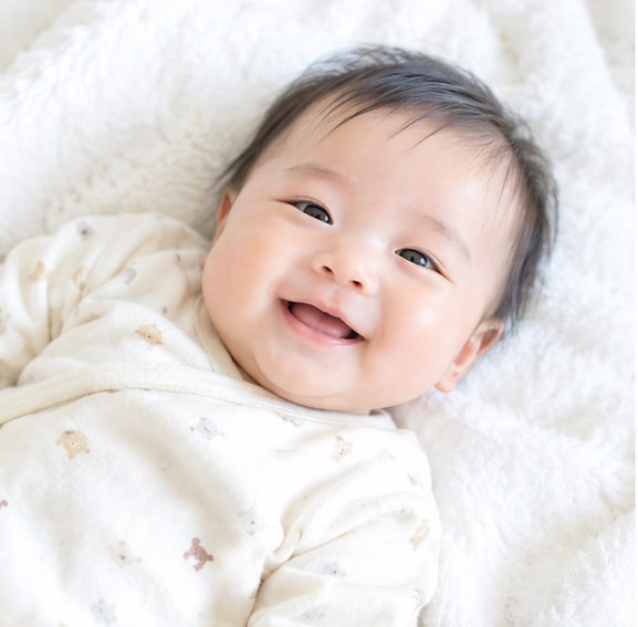 ご自宅出張！赤ちゃんやご家族の自然な写真撮影します お食い初めや百日祝い、ハーフバースデーの思い出をデータ全納品 イメージ2
