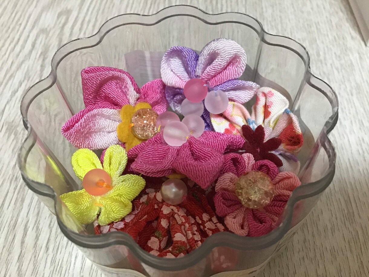 お花作ります ちりめん、洋布でモチーフのお花作ります。 イメージ1