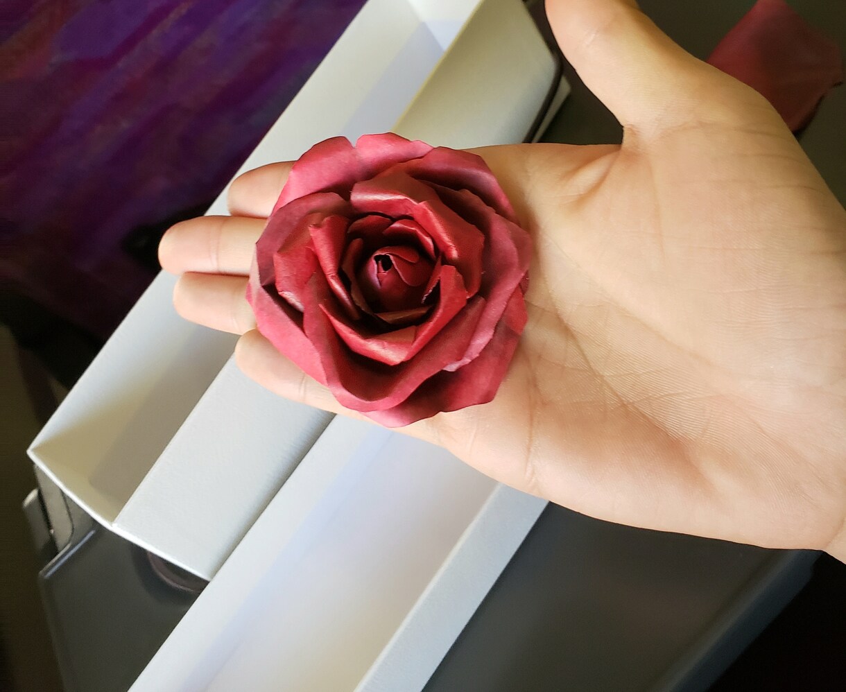 紙のオーダーフラワーをお作りいたします 紙で花びらを1枚ずつ制作したお花を完全オーダーメイド。 イメージ7