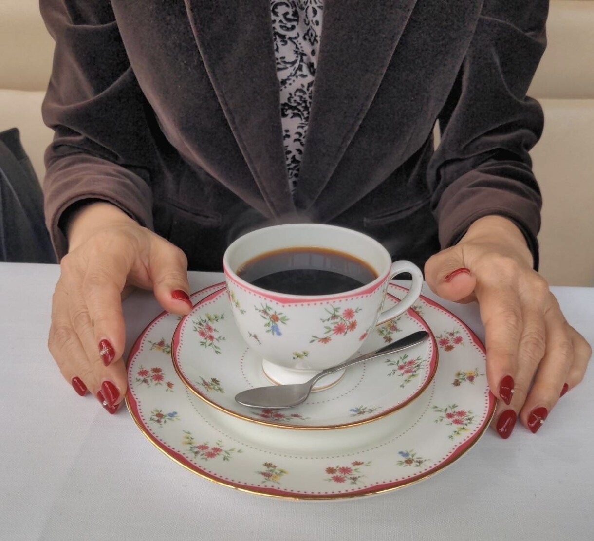 お茶の飲み方をレッスンします 優雅なお茶の頂き方を一緒に学びませんか イメージ2