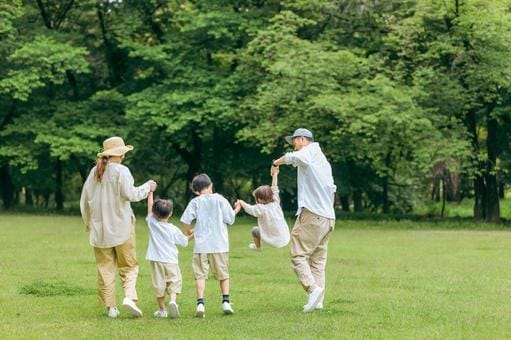 子育てで悩んでいる方のサポートをします ホームスクールティーチャーが子育て中の暗闇に光を与えます。 イメージ2