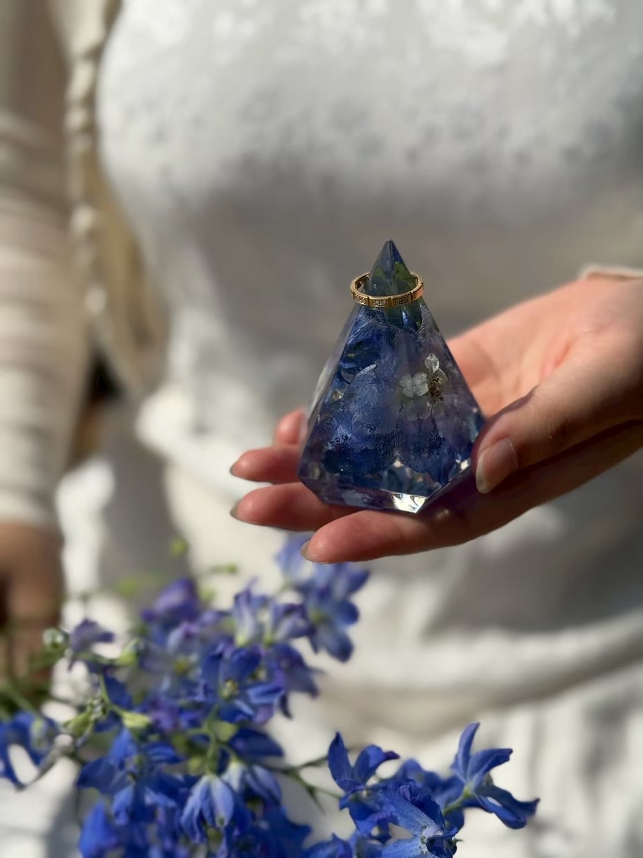 結婚式や記念日のブーケをリングスタンドにし残します 特別な花束をインテリアとしても楽しめるアフターブーケに イメージ3