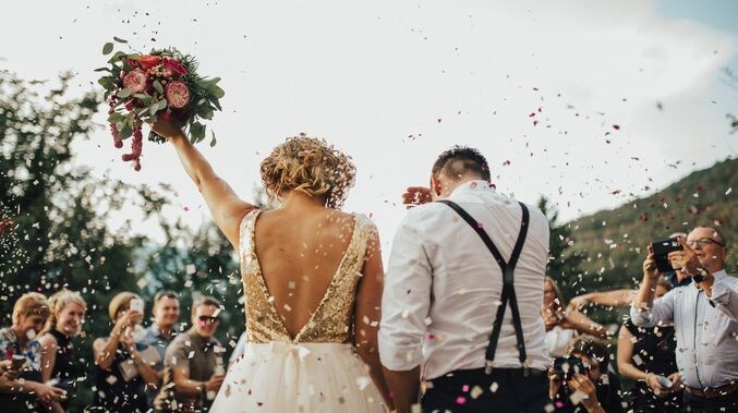 プロが海外テイストの結婚式ムービーを制作致します 世界に一つの素敵なプロフィールムービーを制作致します。 イメージ1