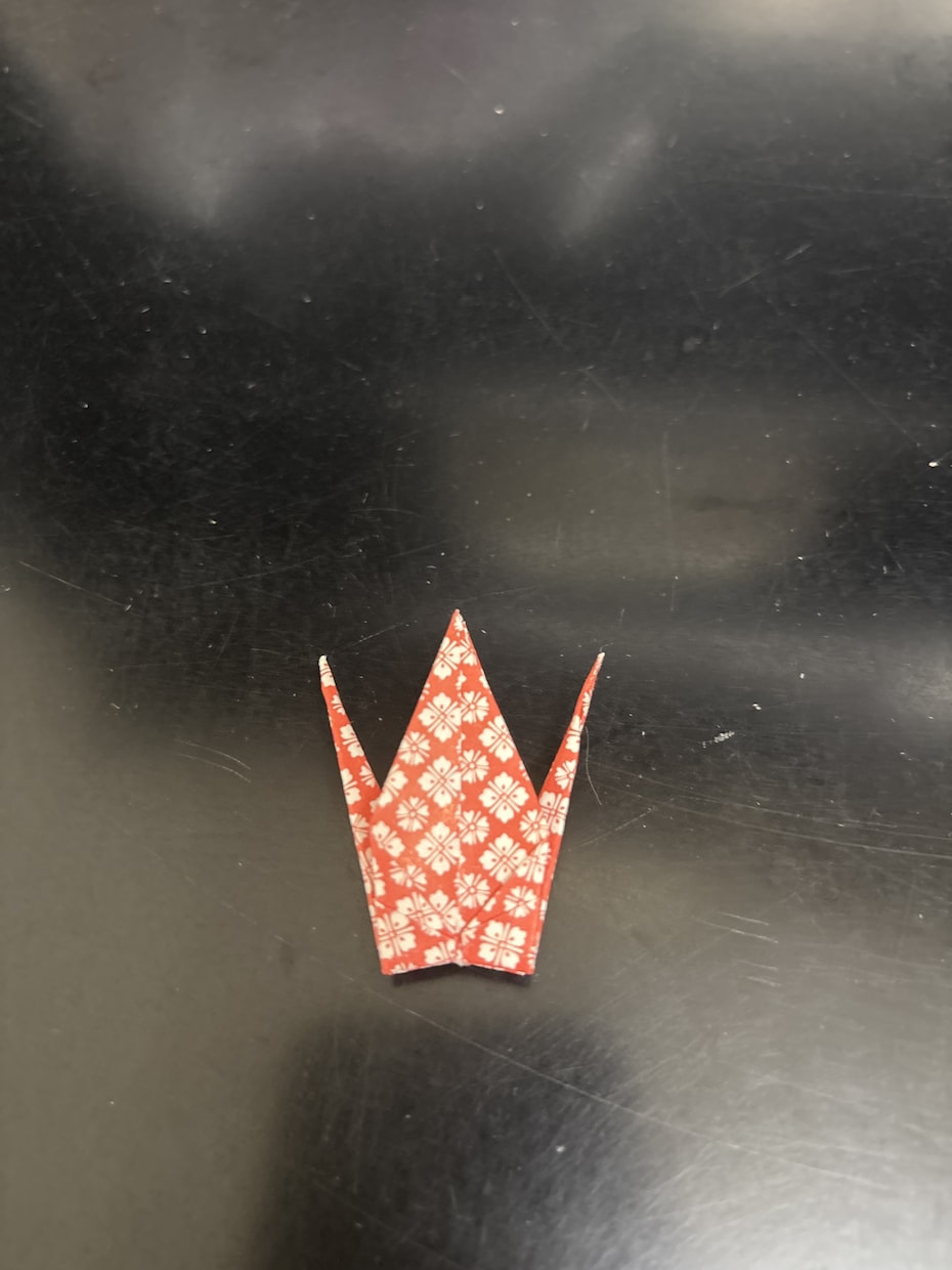 折り鶴、シュリケン、メダル、広告で作る箱等折ります お仕事が大変だったり、上手く作れない方などのお手伝いします。 イメージ1