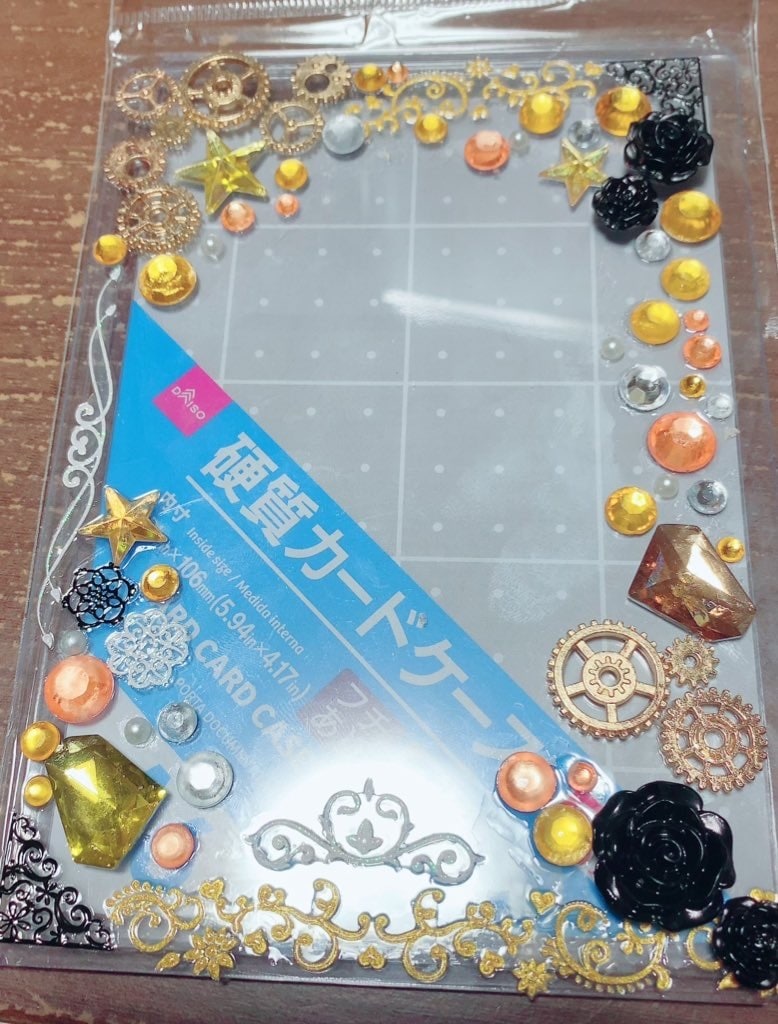 オリジナルデコ硬質ケースお作りします 貴方の『推し』を綺麗に可愛くかっこよく守ってあげませんか？ イメージ1