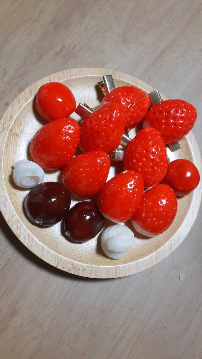 まるで本物!?リアルなフルーツグッズ作ります オーダー樹脂粘土フルーツ!いちご/さくらんぼ/りんごなど イメージ1