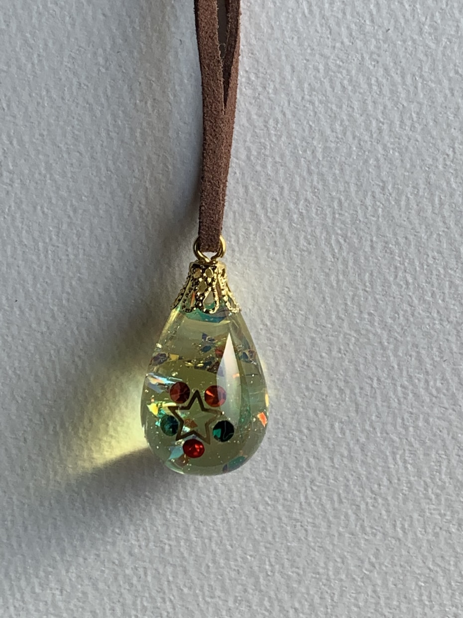 レジン作成オーダーで作成いたします 主にキーホルダー、ネックレス等を作らせていただきます イメージ3