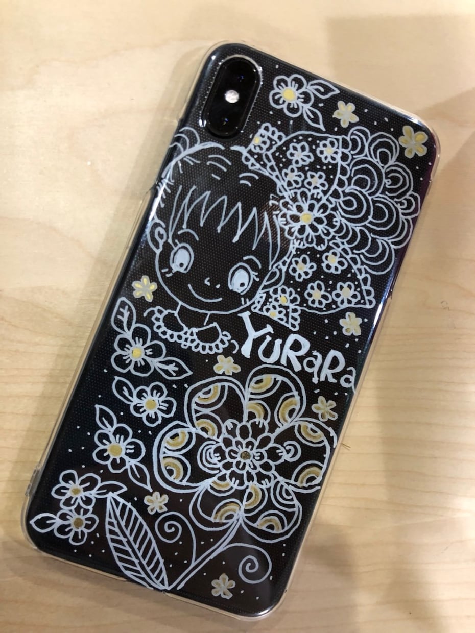 iPhoneケースに絵を描きます 手描きで透明なケースに絵を描きます イメージ4