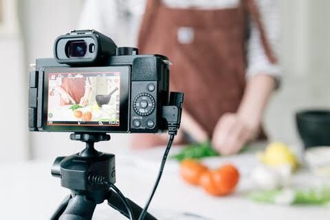 ウエディング・イベント等、出張で動画撮影いたします ヒアリングを重ねイメージ通りの映像を共に制作致します イメージ4