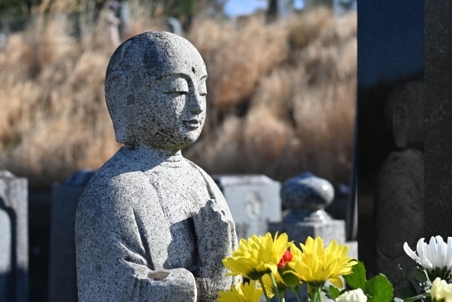 岡山県 ヒーラーによる心の供養 お墓参り代行します ヒーラーが真心でお墓参りを代行します イメージ1